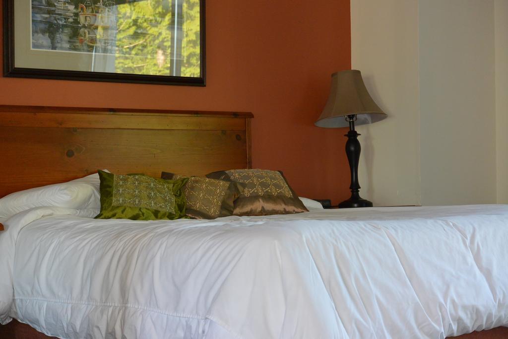 The Bamfield Motel Salmon Beach 外观 照片