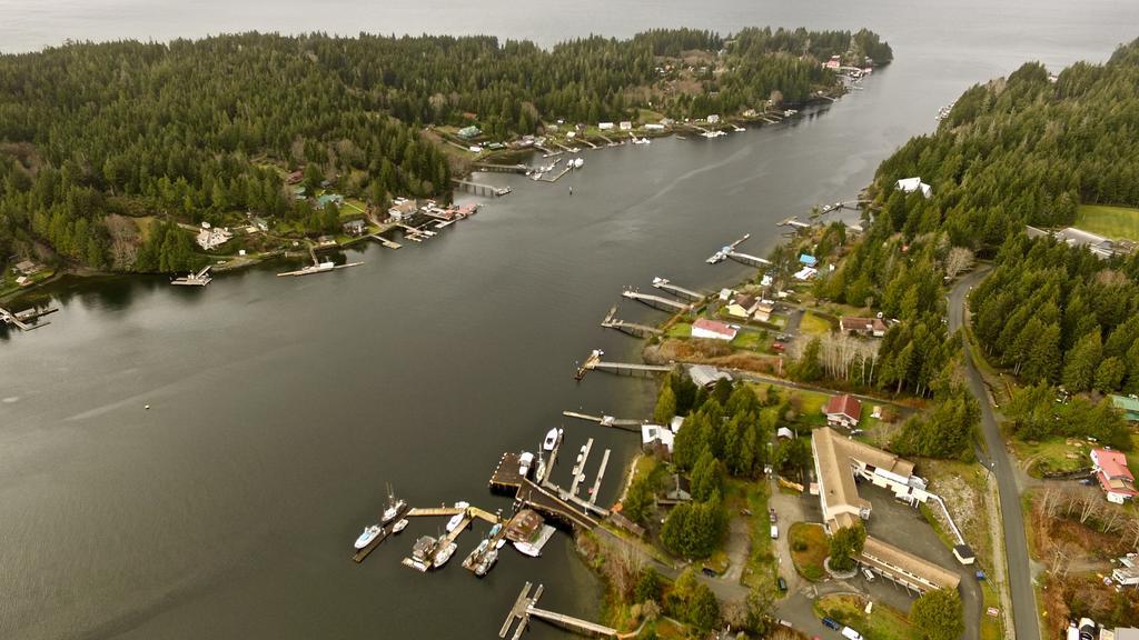 The Bamfield Motel Salmon Beach 外观 照片