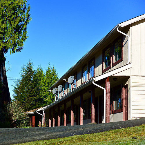 The Bamfield Motel Salmon Beach 外观 照片