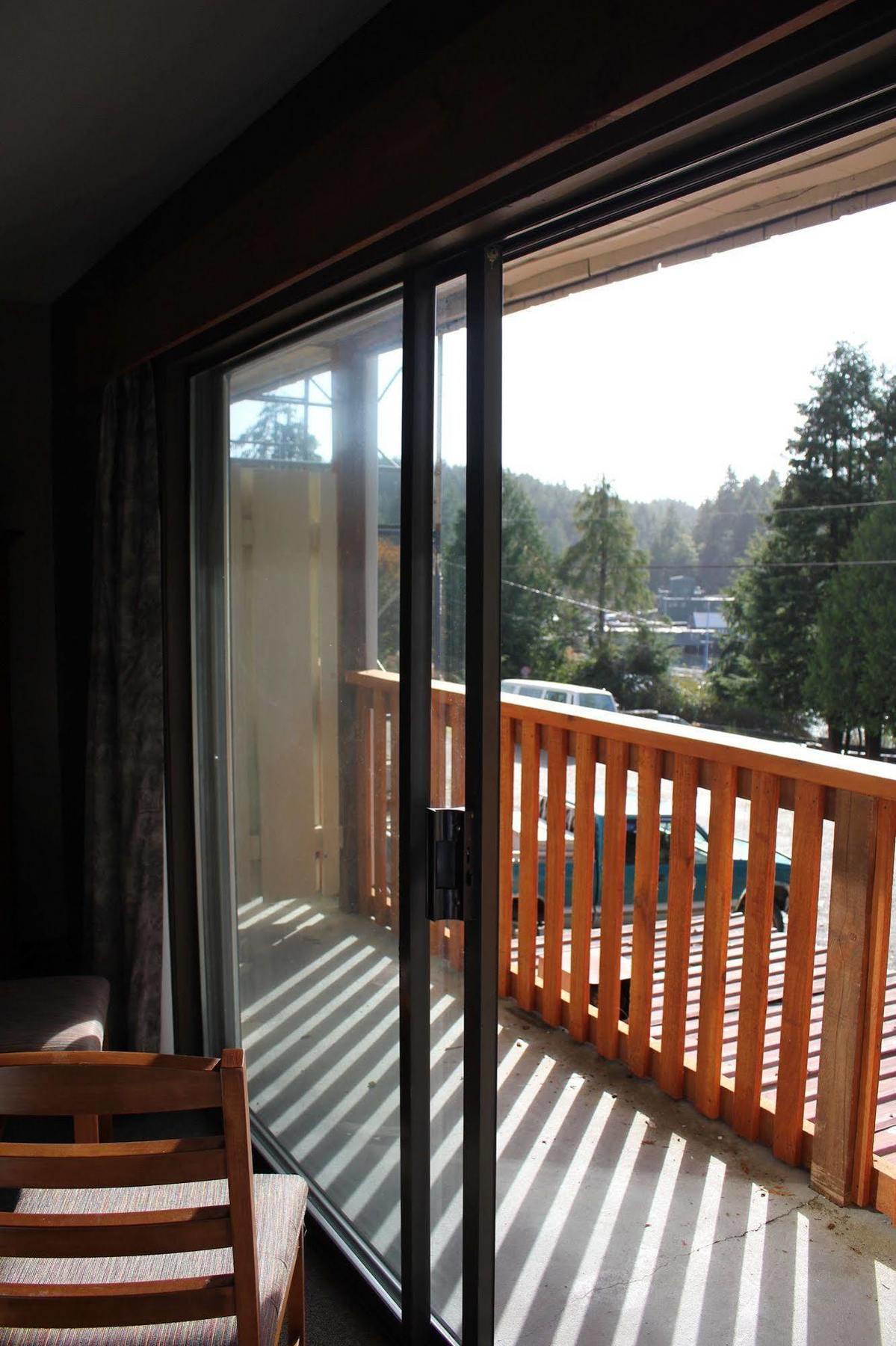The Bamfield Motel Salmon Beach 外观 照片