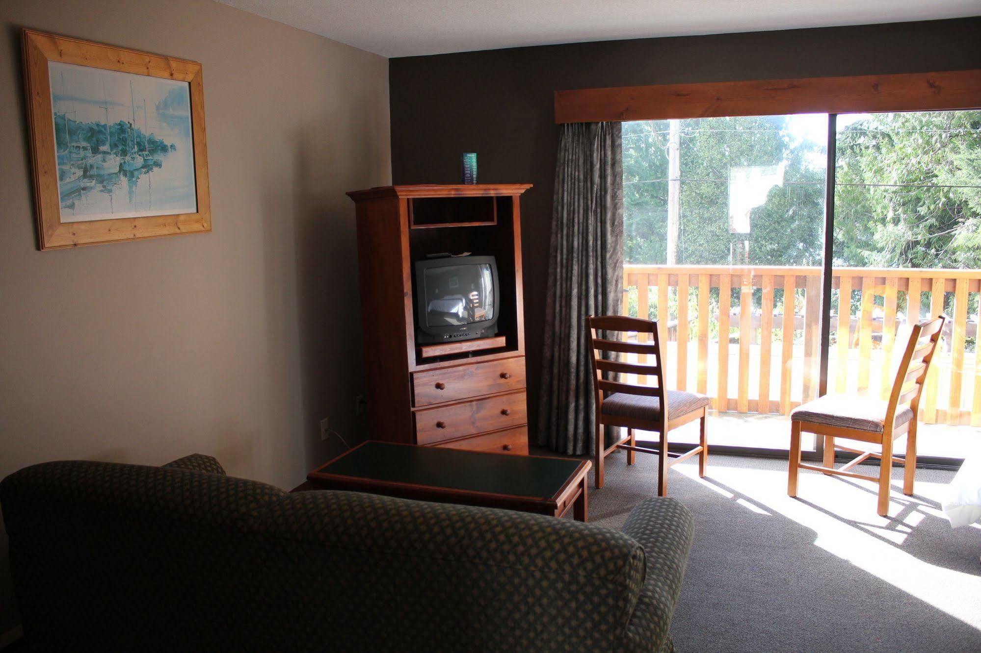 The Bamfield Motel Salmon Beach 外观 照片